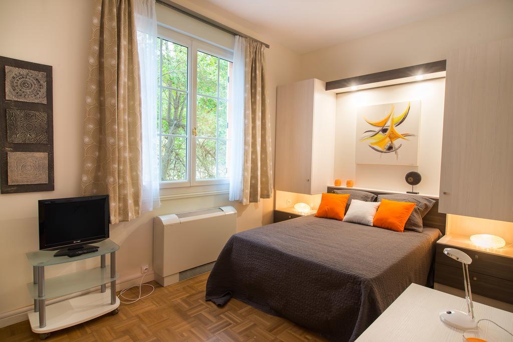 B&B Le Logis Du Mas Сет Екстериор снимка